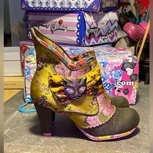 VTG Irregular Choice “Miaow” yellow floral tapestry bootie,Cat buckle,NIB, 39 UK